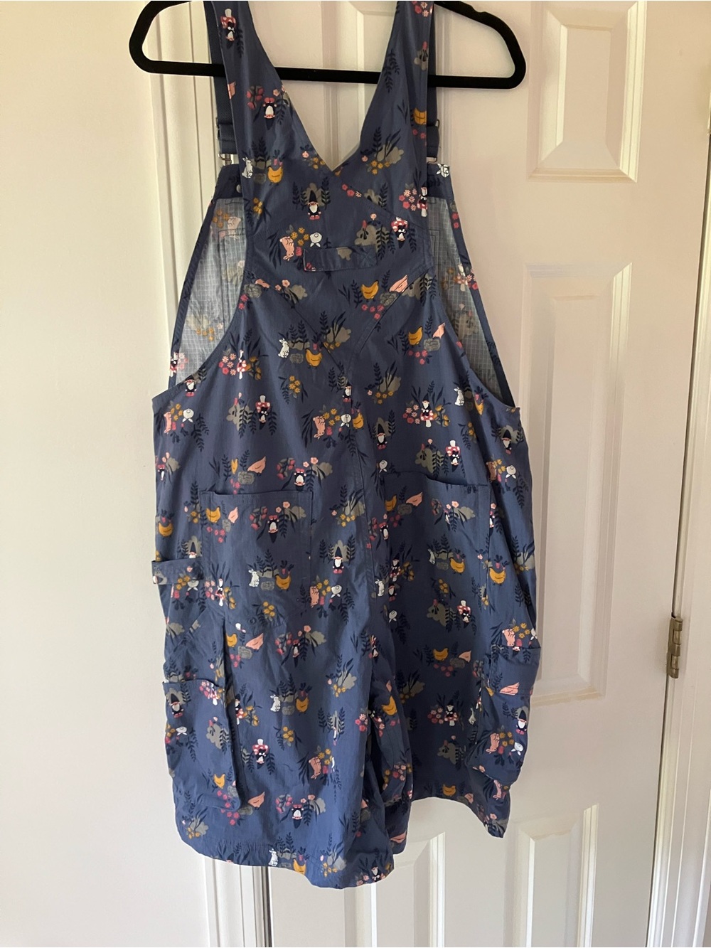 EUC Duluth Trading Retired Gnome Chicken Short Garden Overalls Shortalls (Large) - Picture 3 of 7
